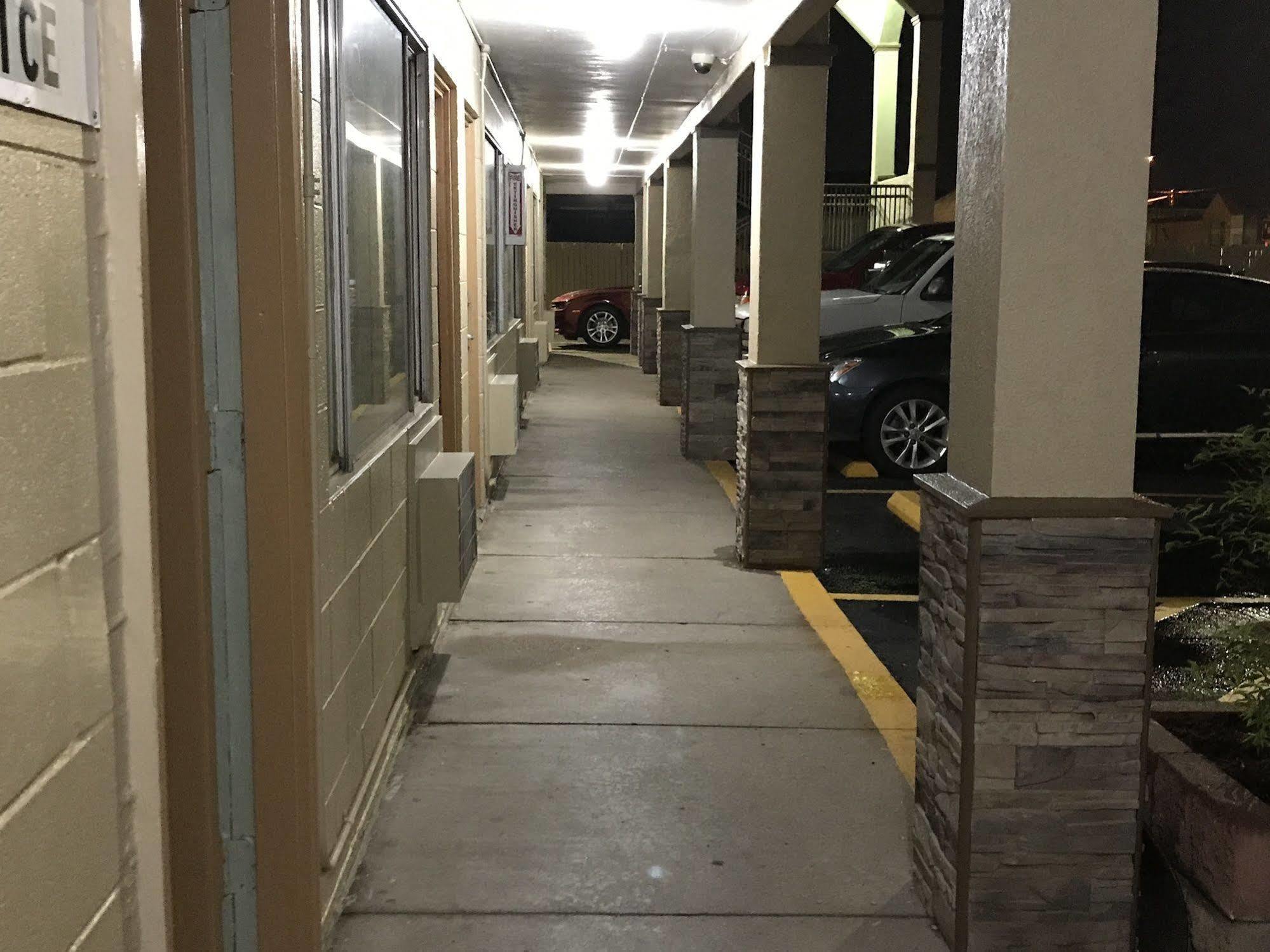 Hutchinson Inn Exterior foto