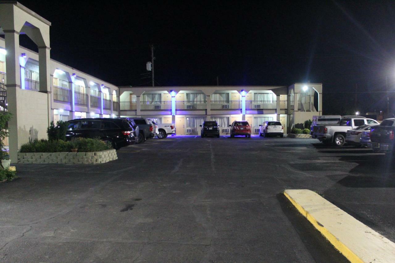 Hutchinson Inn Exterior foto
